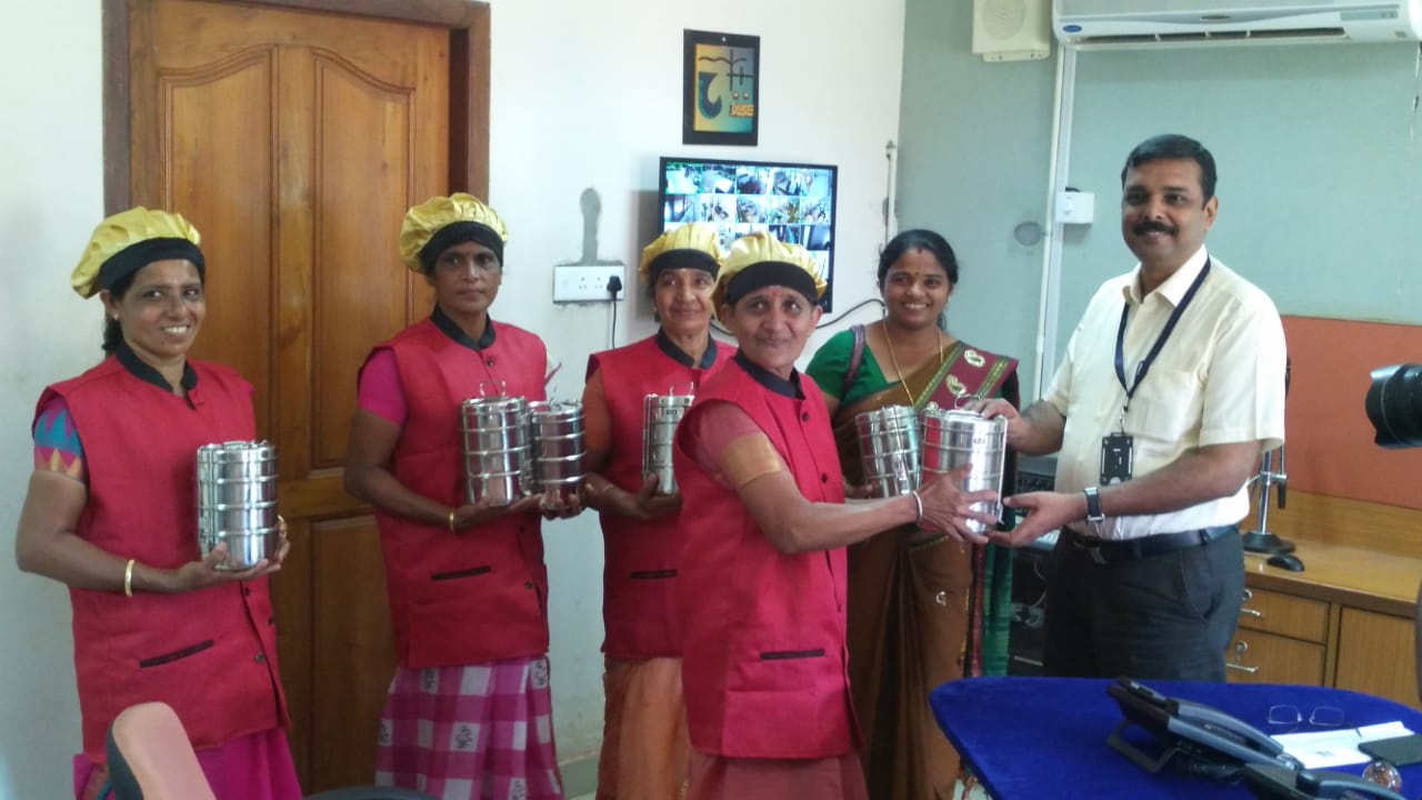 Dabbawallahs of Kasargod Kudumbasree Mission Dabbawallahs of Kasargod Kudumbasree Mission